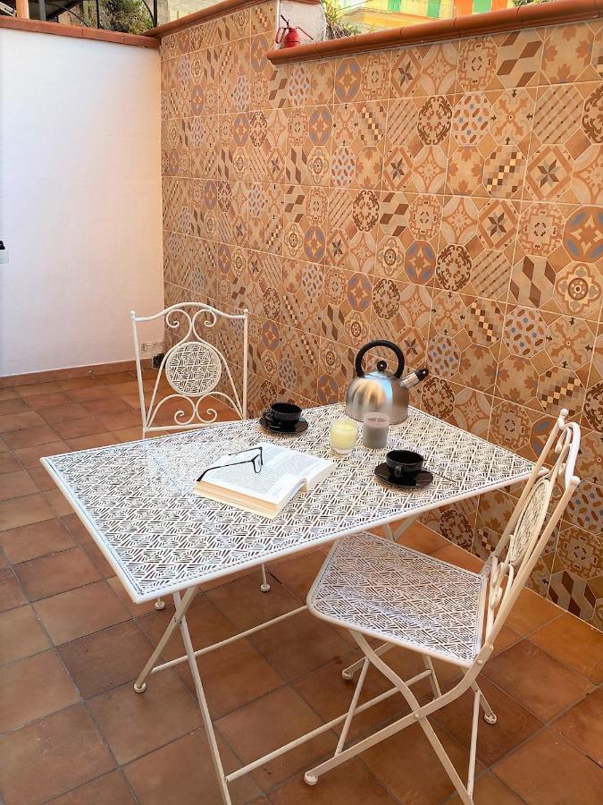 Chiarilu Casa Vacanze Salerno Bagian luar foto